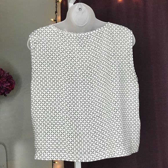 GAP BUSINESS CASUAL TANK - Picture 3 of 3